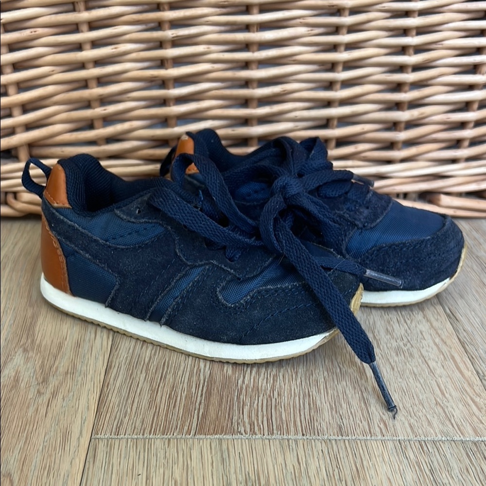 Baby gap sneakers